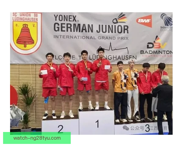 宝刀未老！世界壁球男子60岁以上赛事 我国选手夺冠